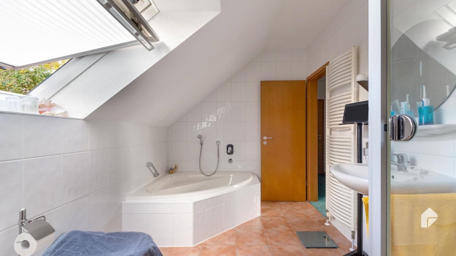 Pronájem bytu 3+kk 140 m², Niedernhausen, Hessen Pronájem bytu 3+kk 140 m², Niedernhausen, Hessen