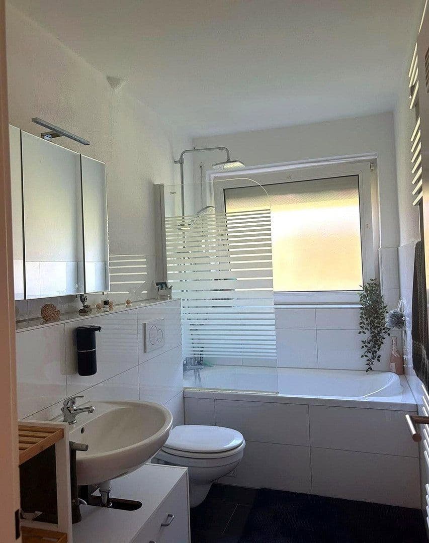Pronájem bytu 3+1 63 m², Gerhart-Hauptmann-Straße 56, Salzgitter-Thiede, Dolní Sasko Pronájem bytu 3+1 63 m², Gerhart-Hauptmann-Straße 56, Salzgitter-Thiede, Dolní Sasko
