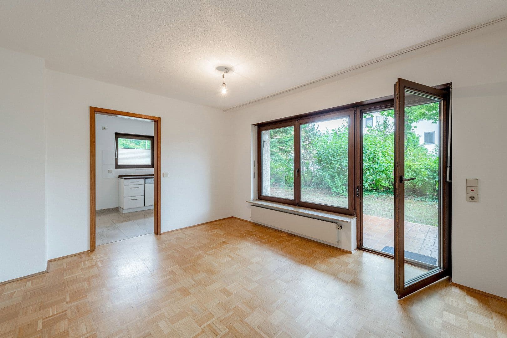 Pronájem bytu 4+kk 132 m², Stuttgart, Bádensko-Württembersko Pronájem bytu 4+kk 132 m², Stuttgart, Bádensko-Württembersko