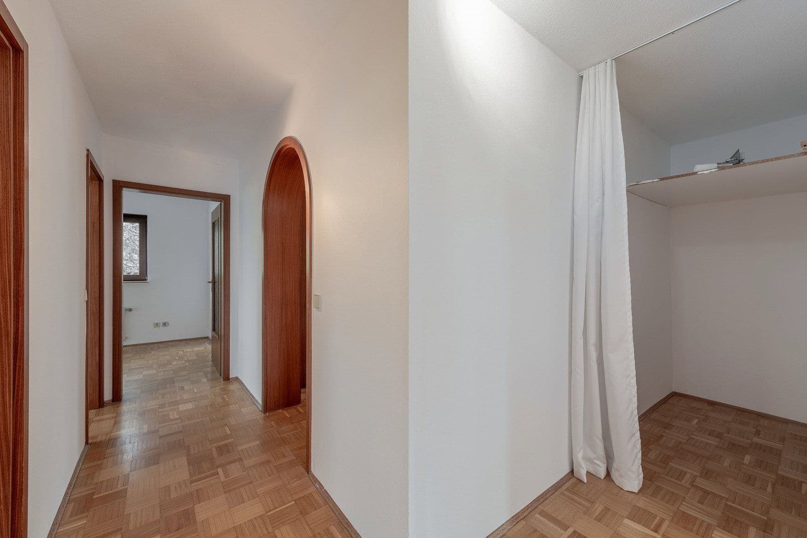 Pronájem bytu 4+kk 132 m², Stuttgart, Bádensko-Württembersko Pronájem bytu 4+kk 132 m², Stuttgart, Bádensko-Württembersko