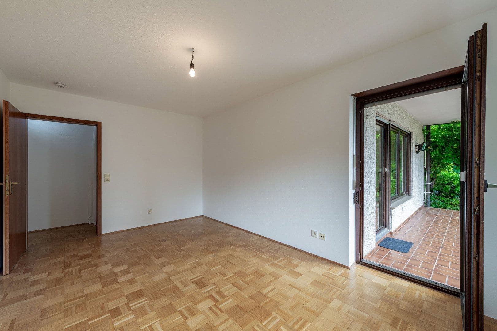 Pronájem bytu 4+kk 132 m², Stuttgart, Bádensko-Württembersko Pronájem bytu 4+kk 132 m², Stuttgart, Bádensko-Württembersko