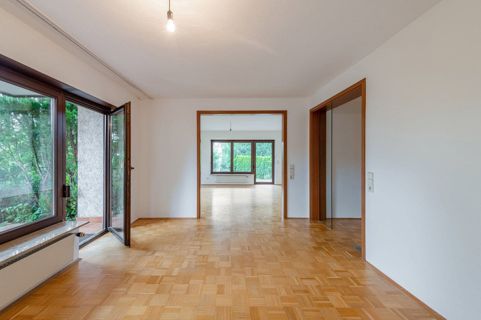Pronájem bytu 4+kk 132 m², Stuttgart, Bádensko-Württembersko Pronájem bytu 4+kk 132 m², Stuttgart, Bádensko-Württembersko