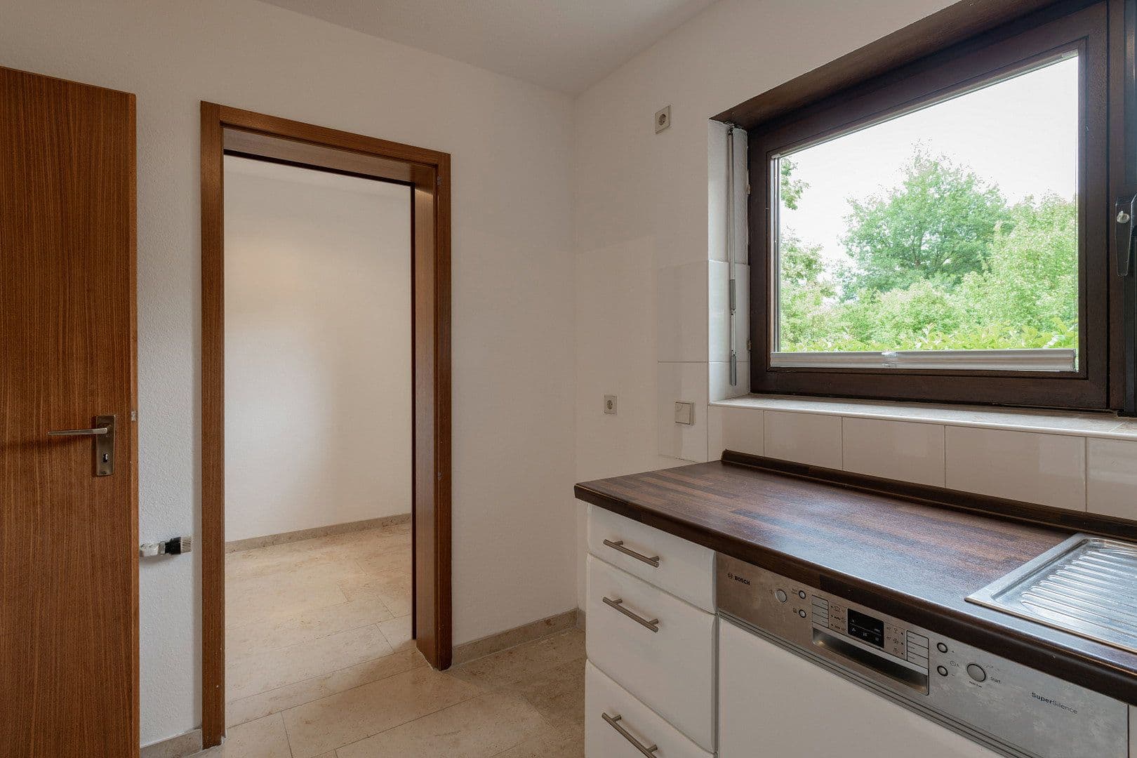 Pronájem bytu 4+kk 132 m², Stuttgart, Bádensko-Württembersko Pronájem bytu 4+kk 132 m², Stuttgart, Bádensko-Württembersko