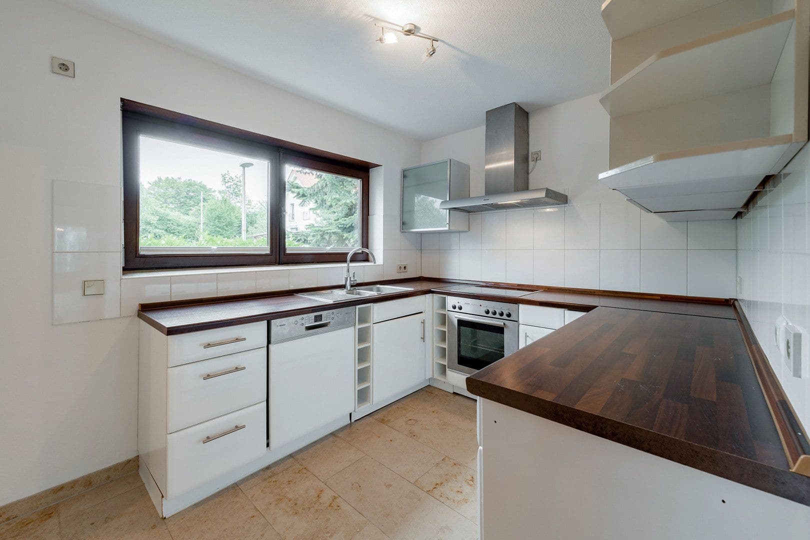 Pronájem bytu 4+kk 132 m², Stuttgart, Bádensko-Württembersko Pronájem bytu 4+kk 132 m², Stuttgart, Bádensko-Württembersko