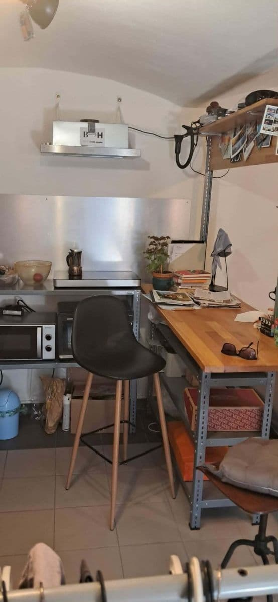 Pronájem bytu 1+kk 28 m², Pod Žvahovem, Praha, Praha Pronájem bytu 1+kk 28 m², Pod Žvahovem, Praha, Praha