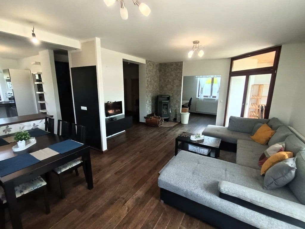 Pronájem bytu 190 m², Hrádecká, Liberec, Liberecký kraj Pronájem bytu 190 m², Hrádecká, Liberec, Liberecký kraj