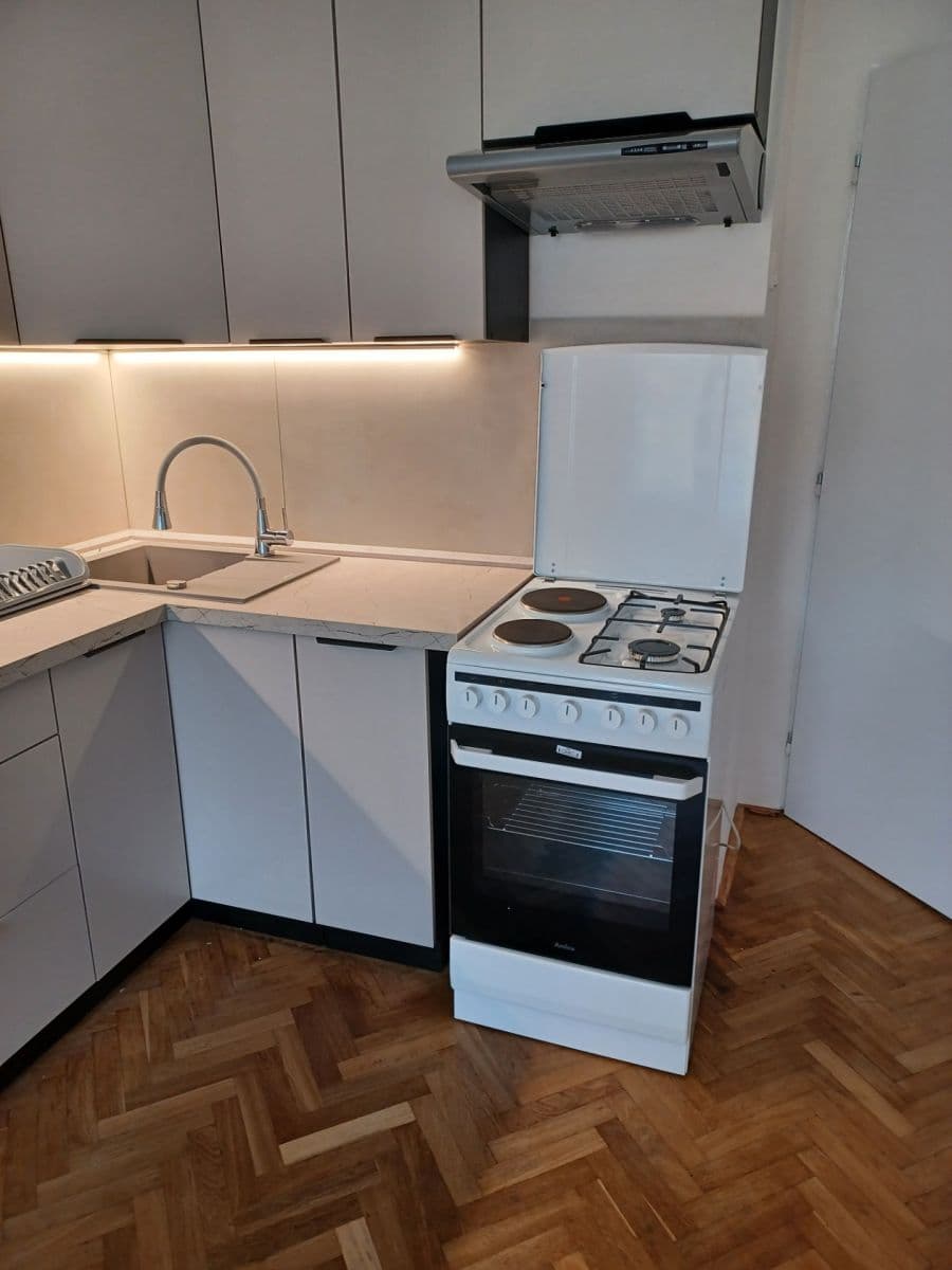 Pronájem bytu 2+kk 48 m², Korunní, Praha, Praha Pronájem bytu 2+kk 48 m², Korunní, Praha, Praha