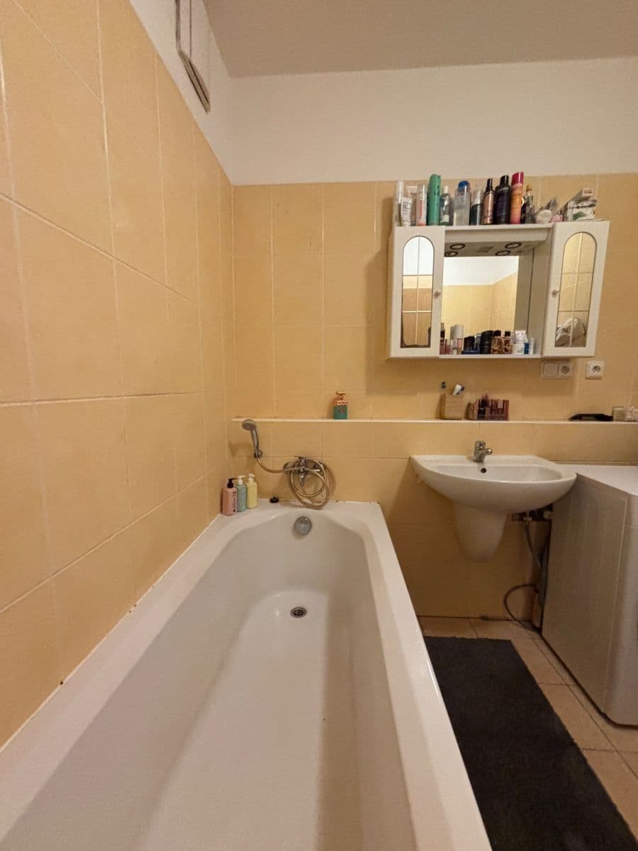 Pronájem bytu 2+kk 48 m², Pod Haltýřem, Praha, Praha Pronájem bytu 2+kk 48 m², Pod Haltýřem, Praha, Praha