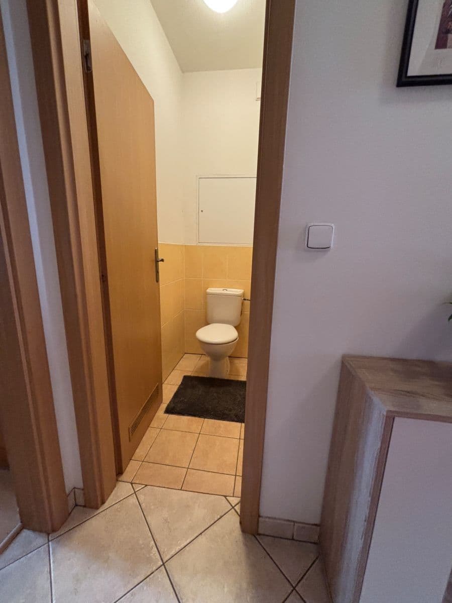 Pronájem bytu 2+kk 48 m², Pod Haltýřem, Praha, Praha Pronájem bytu 2+kk 48 m², Pod Haltýřem, Praha, Praha