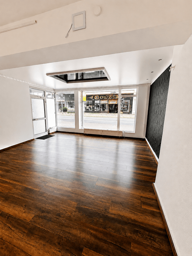 Pronájem kanceláře 43 m², Duisburg, Severní Porýní-Vestfálsko Pronájem kanceláře 43 m², Duisburg, Severní Porýní-Vestfálsko
