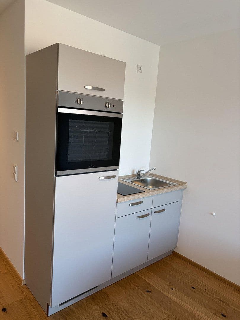 Pronájem bytu 1+1 25 m², Otto-Hahn-Straße 40, Regensburg, Bavorsko Pronájem bytu 1+1 25 m², Otto-Hahn-Straße 40, Regensburg, Bavorsko