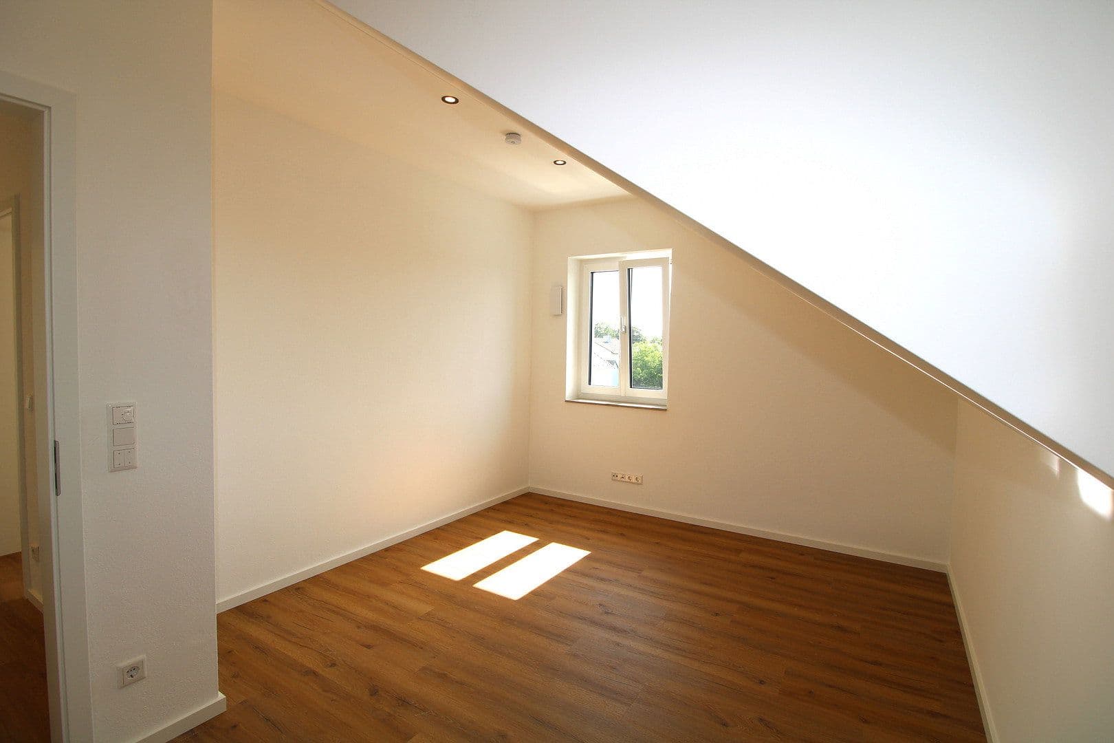 Pronájem bytu 4+1 97 m², Fasanenstr. 11, Manching, Bavorsko Pronájem bytu 4+1 97 m², Fasanenstr. 11, Manching, Bavorsko