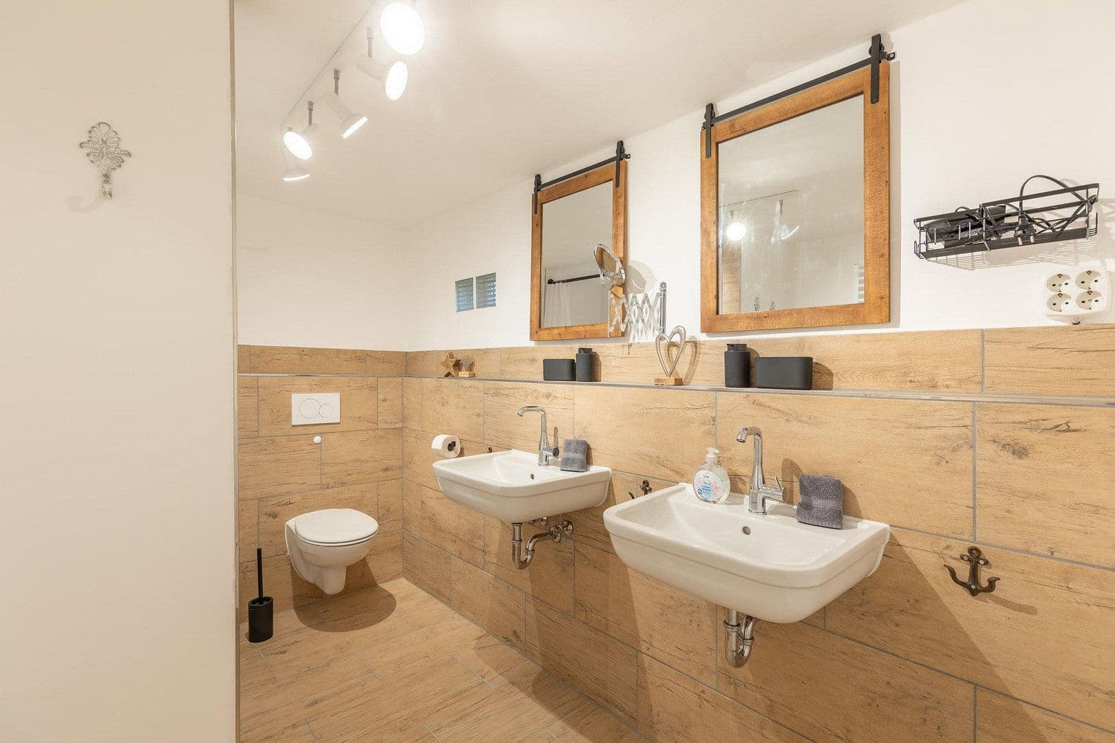 Prodej domu 155 m², pozemek 1.861 m², Emmelsbüll-Horsbüll, Šlesvicko-Holštýnsko Prodej domu 155 m², pozemek 1.861 m², Emmelsbüll-Horsbüll, Šlesvicko-Holštýnsko