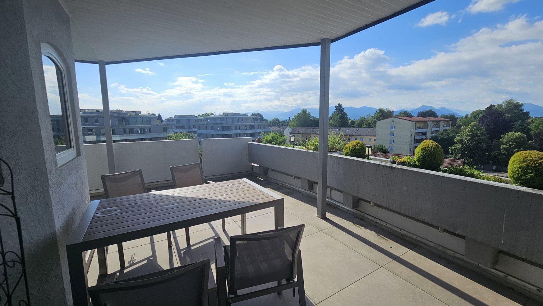 Pronájem bytu 3+kk 170 m², Rosenheim, Bavorsko Pronájem bytu 3+kk 170 m², Rosenheim, Bavorsko