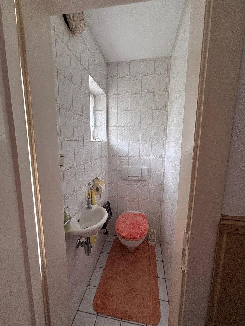 Prodej domu 100 m², pozemek 1.400 m², Braunsdorfer Straße 28, Freital, Sasko Prodej domu 100 m², pozemek 1.400 m², Braunsdorfer Straße 28, Freital, Sasko
