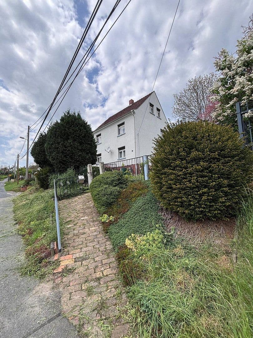 Prodej domu 100 m², pozemek 1.400 m², Braunsdorfer Straße 28, Freital, Sasko Prodej domu 100 m², pozemek 1.400 m², Braunsdorfer Straße 28, Freital, Sasko