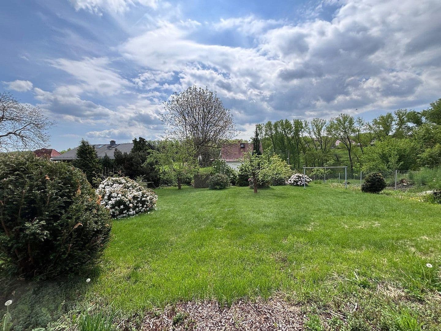 Prodej domu 100 m², pozemek 1.400 m², Braunsdorfer Straße 28, Freital, Sasko Prodej domu 100 m², pozemek 1.400 m², Braunsdorfer Straße 28, Freital, Sasko