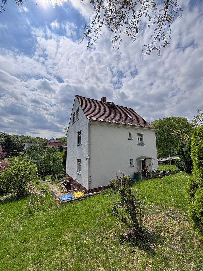 Prodej domu 100 m², pozemek 1.400 m², Braunsdorfer Straße 28, Freital, Sasko Prodej domu 100 m², pozemek 1.400 m², Braunsdorfer Straße 28, Freital, Sasko