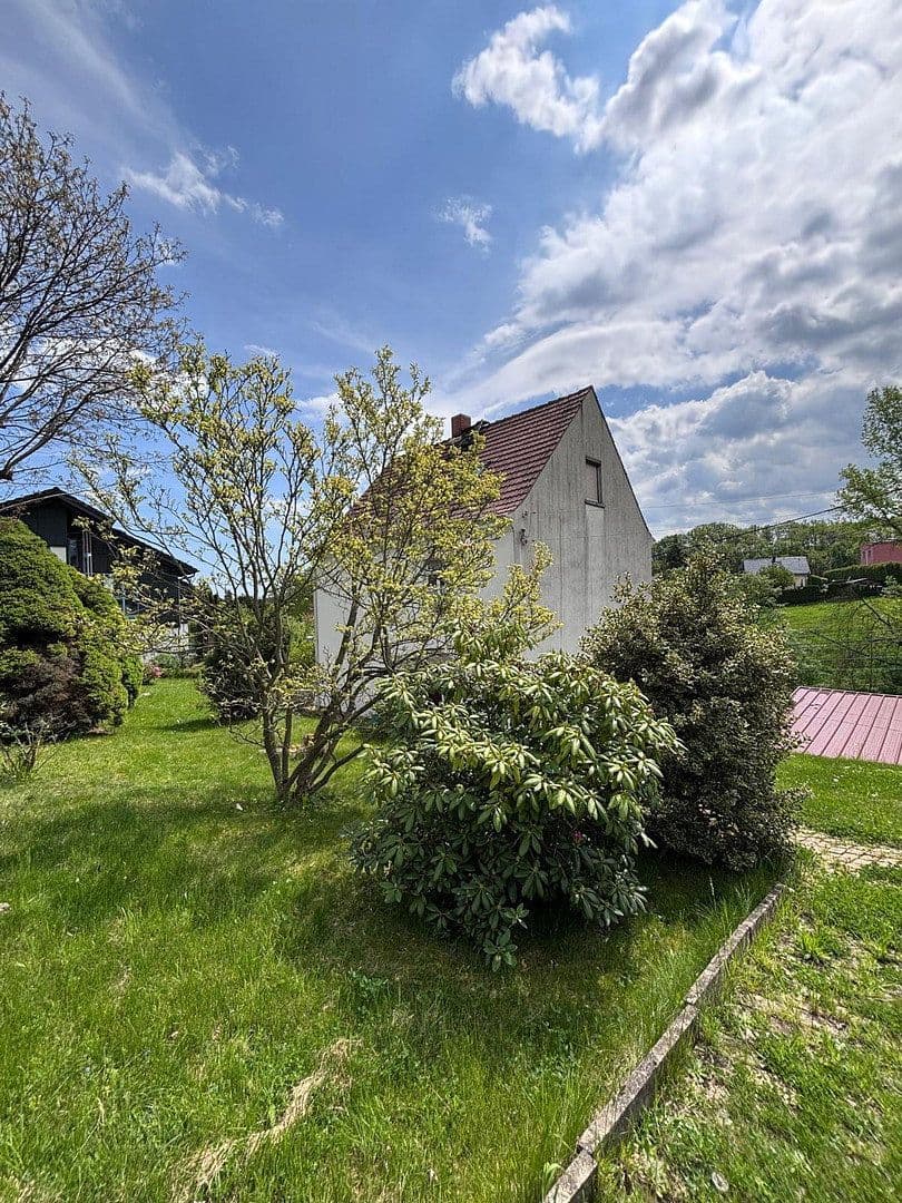 Prodej domu 100 m², pozemek 1.400 m², Braunsdorfer Straße 28, Freital, Sasko Prodej domu 100 m², pozemek 1.400 m², Braunsdorfer Straße 28, Freital, Sasko