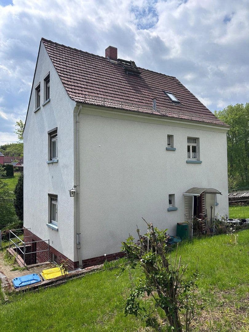 Prodej domu 100 m², pozemek 1.400 m², Braunsdorfer Straße 28, Freital, Sasko Prodej domu 100 m², pozemek 1.400 m², Braunsdorfer Straße 28, Freital, Sasko