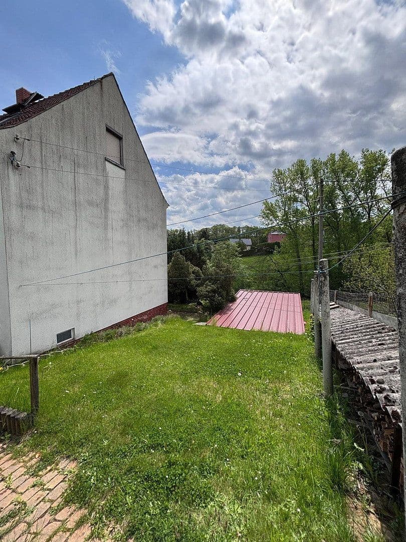 Prodej domu 100 m², pozemek 1.400 m², Braunsdorfer Straße 28, Freital, Sasko Prodej domu 100 m², pozemek 1.400 m², Braunsdorfer Straße 28, Freital, Sasko