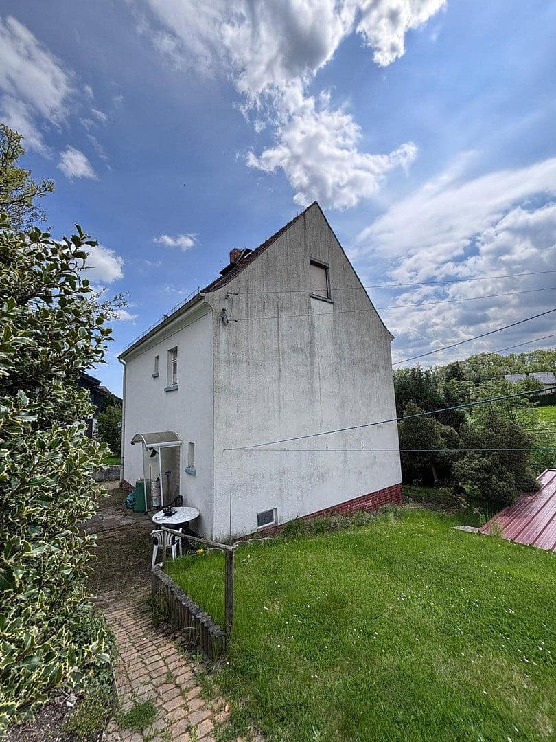 Prodej domu 100 m², pozemek 1.400 m², Braunsdorfer Straße 28, Freital, Sasko Prodej domu 100 m², pozemek 1.400 m², Braunsdorfer Straße 28, Freital, Sasko