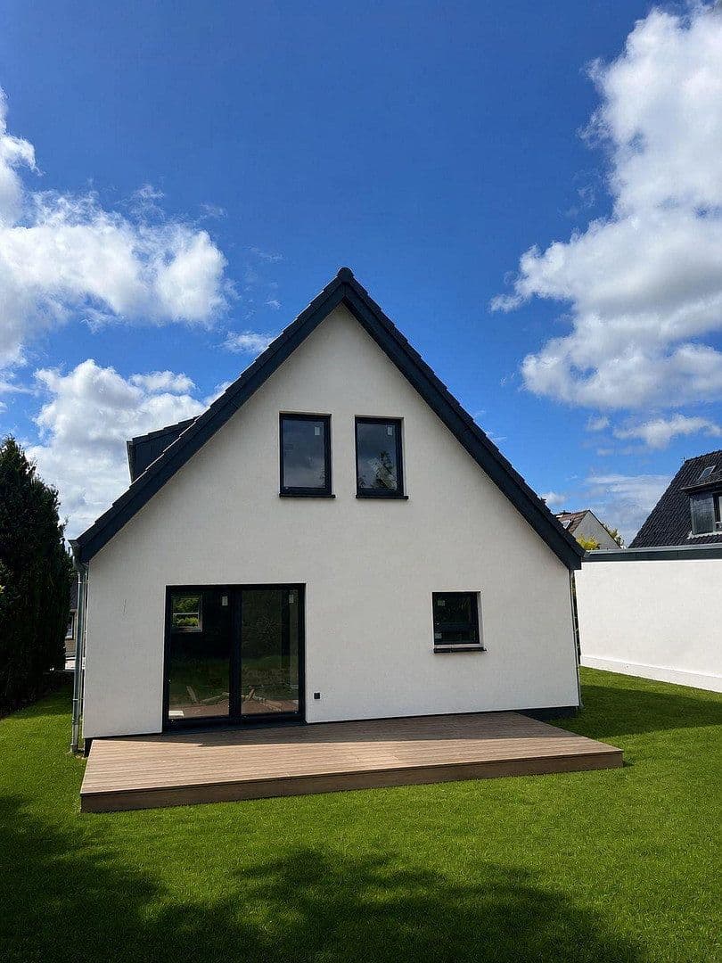 Prodej domu 132 m², pozemek 544 m², Glinde, Šlesvicko-Holštýnsko Prodej domu 132 m², pozemek 544 m², Glinde, Šlesvicko-Holštýnsko