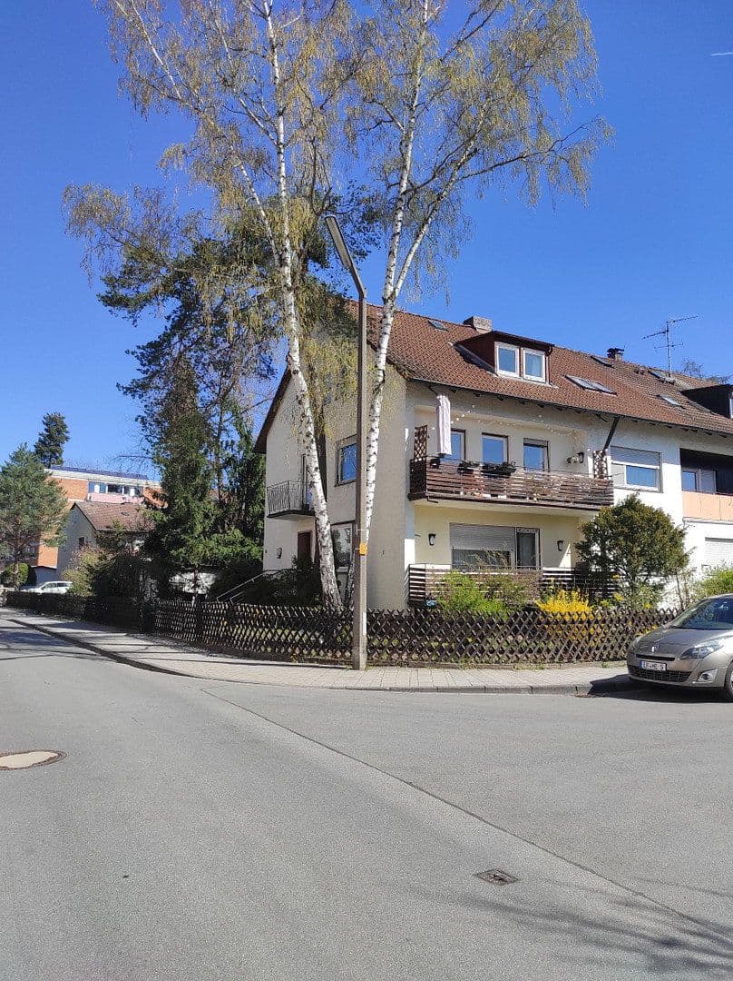 Prodej domu 240 m², pozemek 500 m², Marienbader Straße, Erlangen, Bavorsko Prodej domu 240 m², pozemek 500 m², Marienbader Straße, Erlangen, Bavorsko