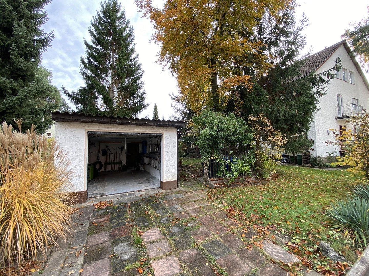 Prodej domu 240 m², pozemek 500 m², Marienbader Straße, Erlangen, Bavorsko Prodej domu 240 m², pozemek 500 m², Marienbader Straße, Erlangen, Bavorsko
