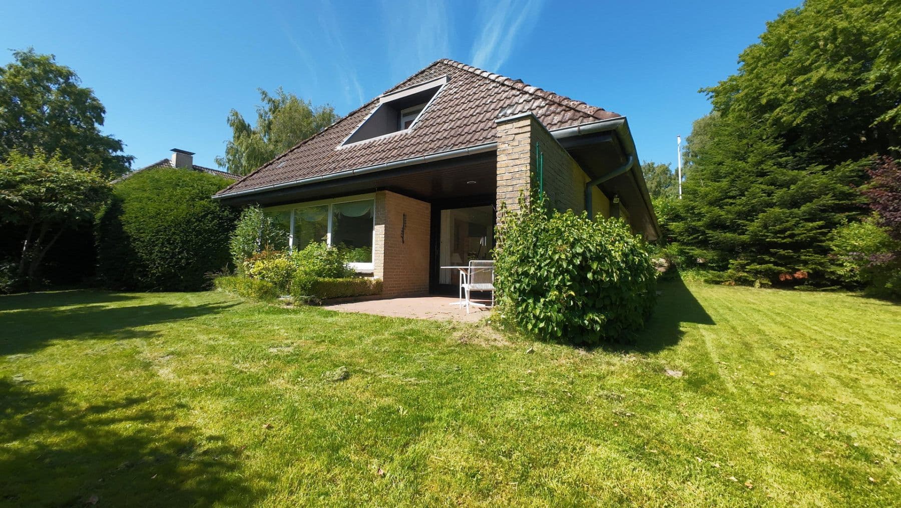Prodej domu 140 m², pozemek 663 m², Kantstraße 54, Flensburg, Šlesvicko-Holštýnsko Prodej domu 140 m², pozemek 663 m², Kantstraße 54, Flensburg, Šlesvicko-Holštýnsko