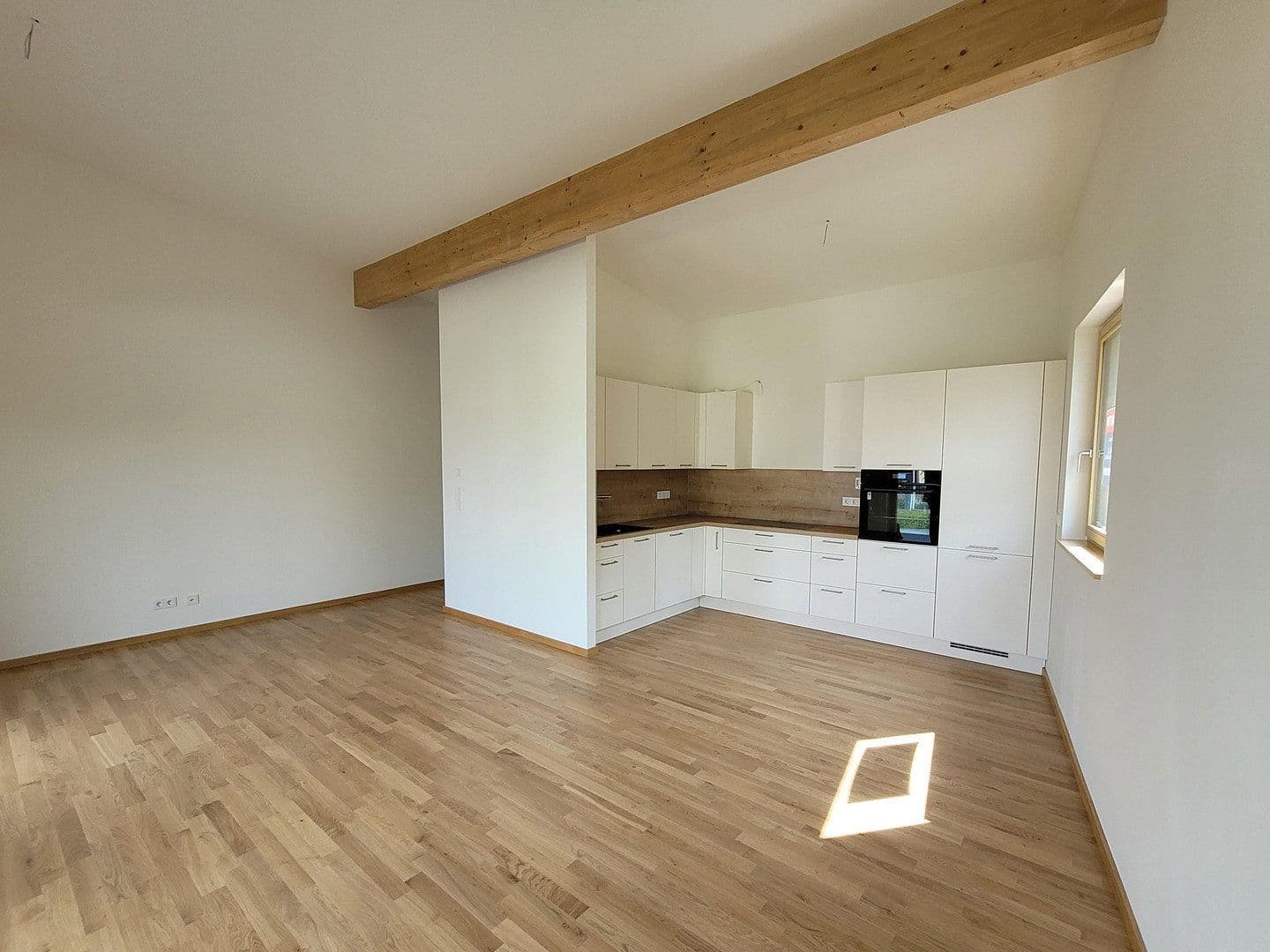 Pronájem bytu 2+1 81 m², Hafenstraße 8A, Markkleeberg, Sasko Pronájem bytu 2+1 81 m², Hafenstraße 8A, Markkleeberg, Sasko