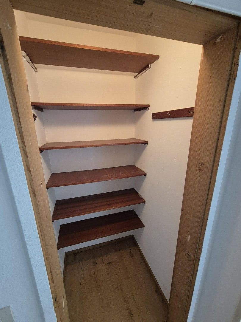 Pronájem bytu 2+1 74 m², Hörwarthstr. 18, München, Bavorsko Pronájem bytu 2+1 74 m², Hörwarthstr. 18, München, Bavorsko