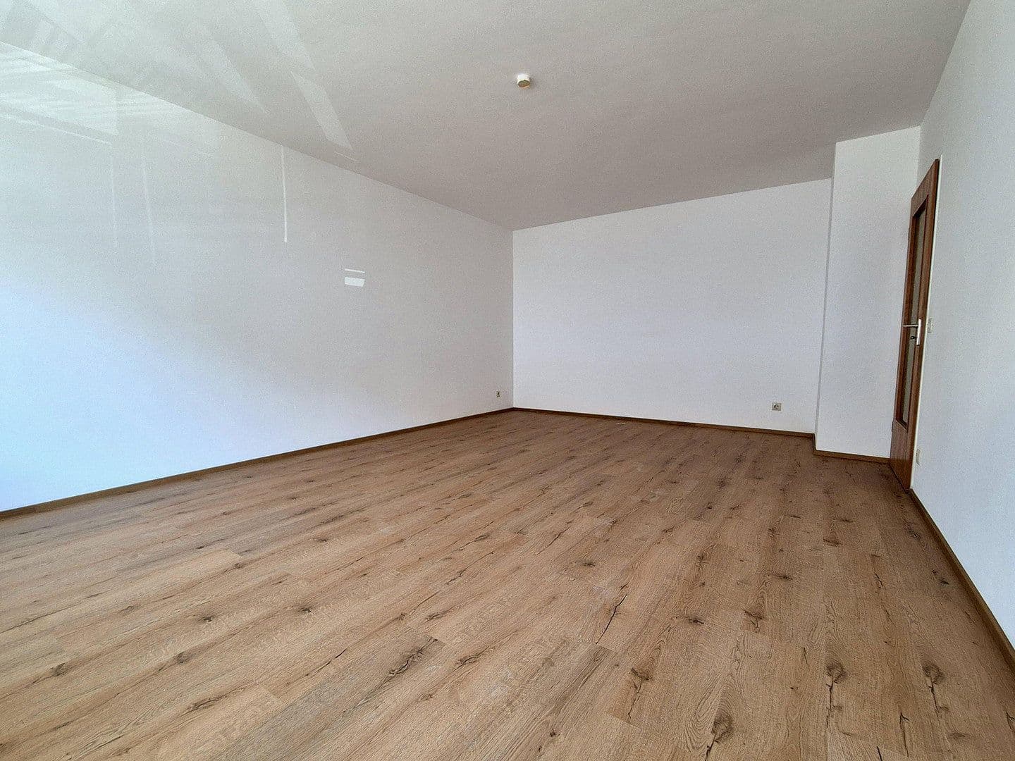 Pronájem bytu 2+1 74 m², Hörwarthstr. 18, München, Bavorsko Pronájem bytu 2+1 74 m², Hörwarthstr. 18, München, Bavorsko