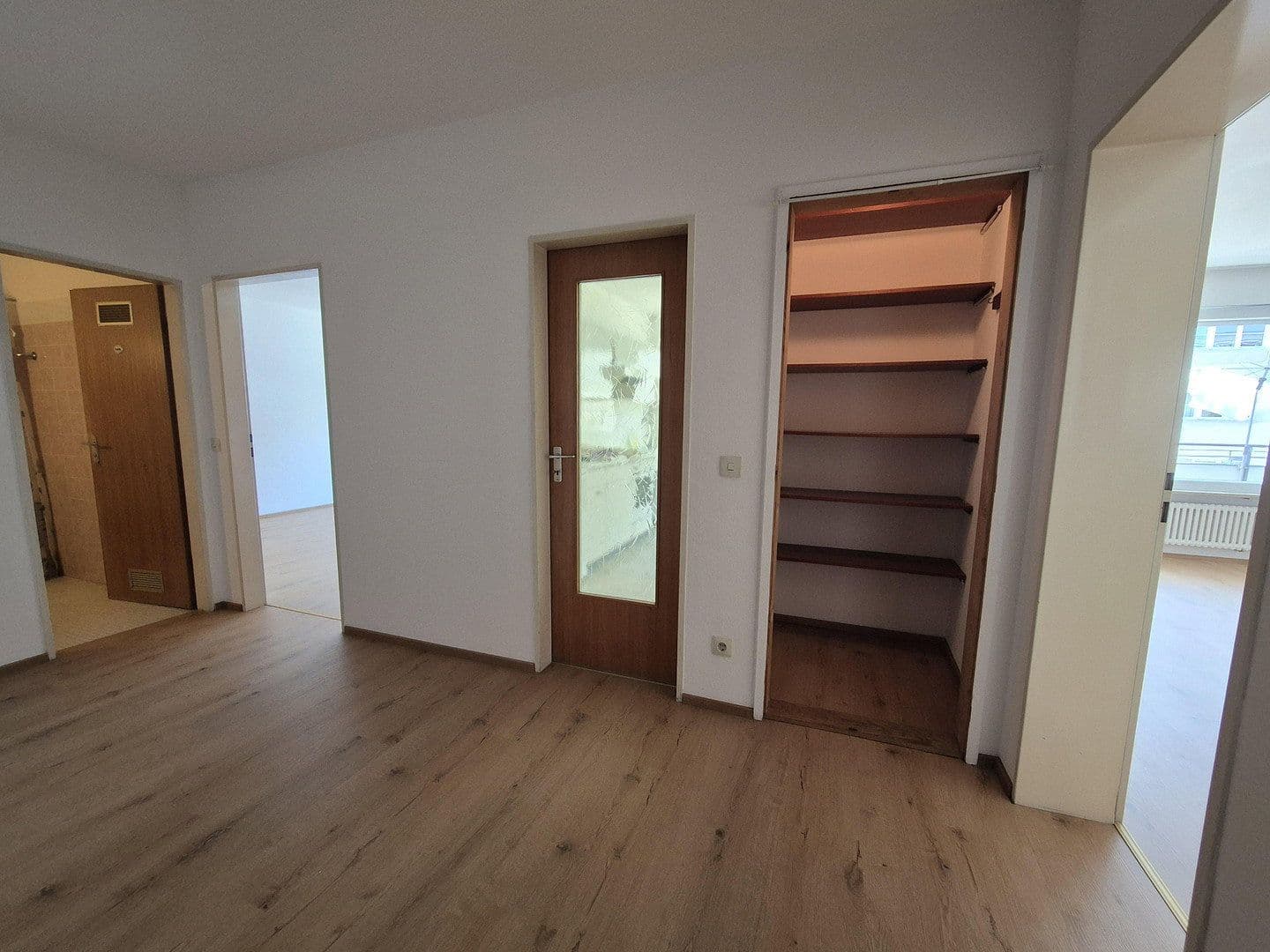Pronájem bytu 2+1 74 m², Hörwarthstr. 18, München, Bavorsko Pronájem bytu 2+1 74 m², Hörwarthstr. 18, München, Bavorsko
