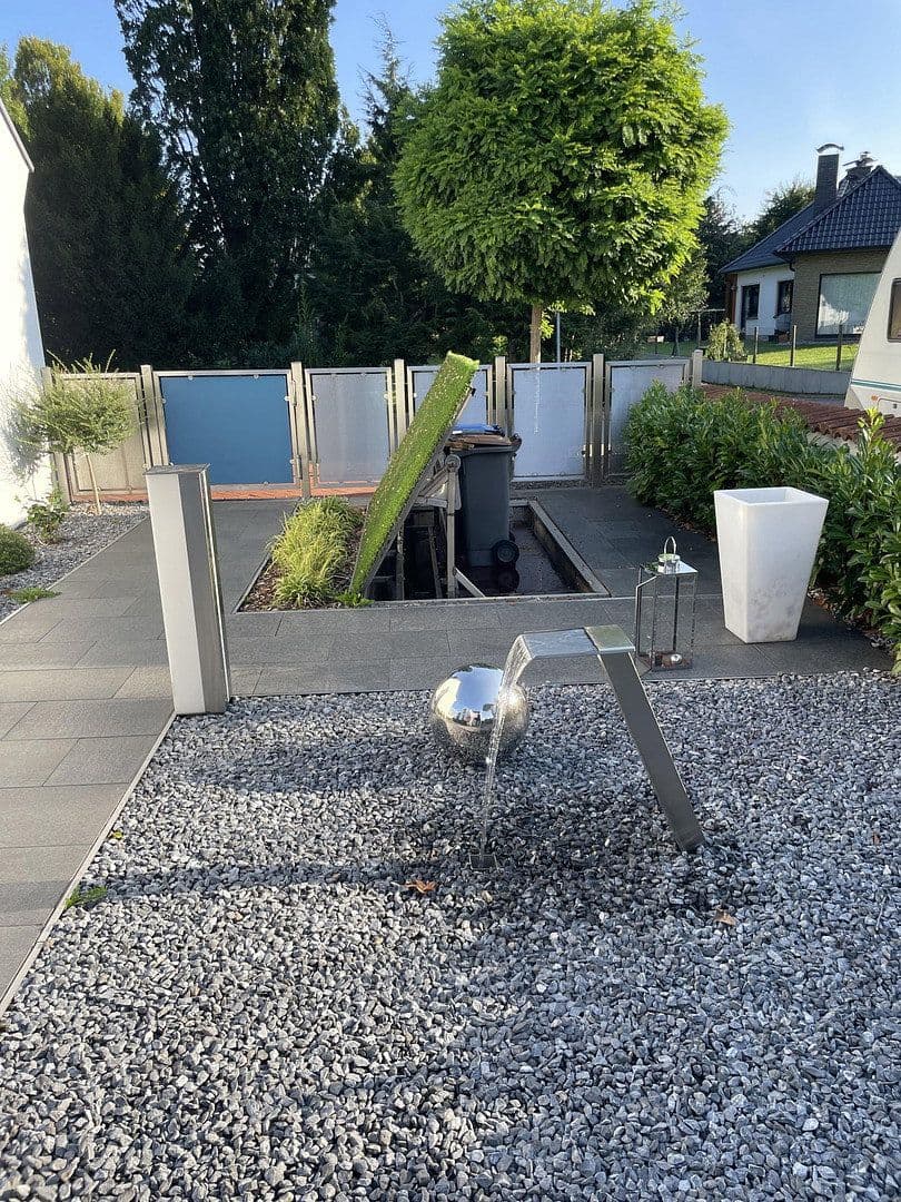 Prodej domu 195 m², pozemek 1.300 m², Hille, Severní Porýní-Vestfálsko Prodej domu 195 m², pozemek 1.300 m², Hille, Severní Porýní-Vestfálsko