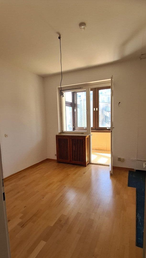 Prodej bytu 4+1 121 m², Eisenstraße 11, Düsseldorf, Severní Porýní-Vestfálsko Prodej bytu 4+1 121 m², Eisenstraße 11, Düsseldorf, Severní Porýní-Vestfálsko