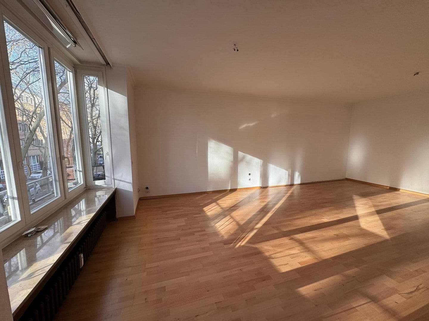 Prodej bytu 4+1 121 m², Eisenstraße 11, Düsseldorf, Severní Porýní-Vestfálsko Prodej bytu 4+1 121 m², Eisenstraße 11, Düsseldorf, Severní Porýní-Vestfálsko