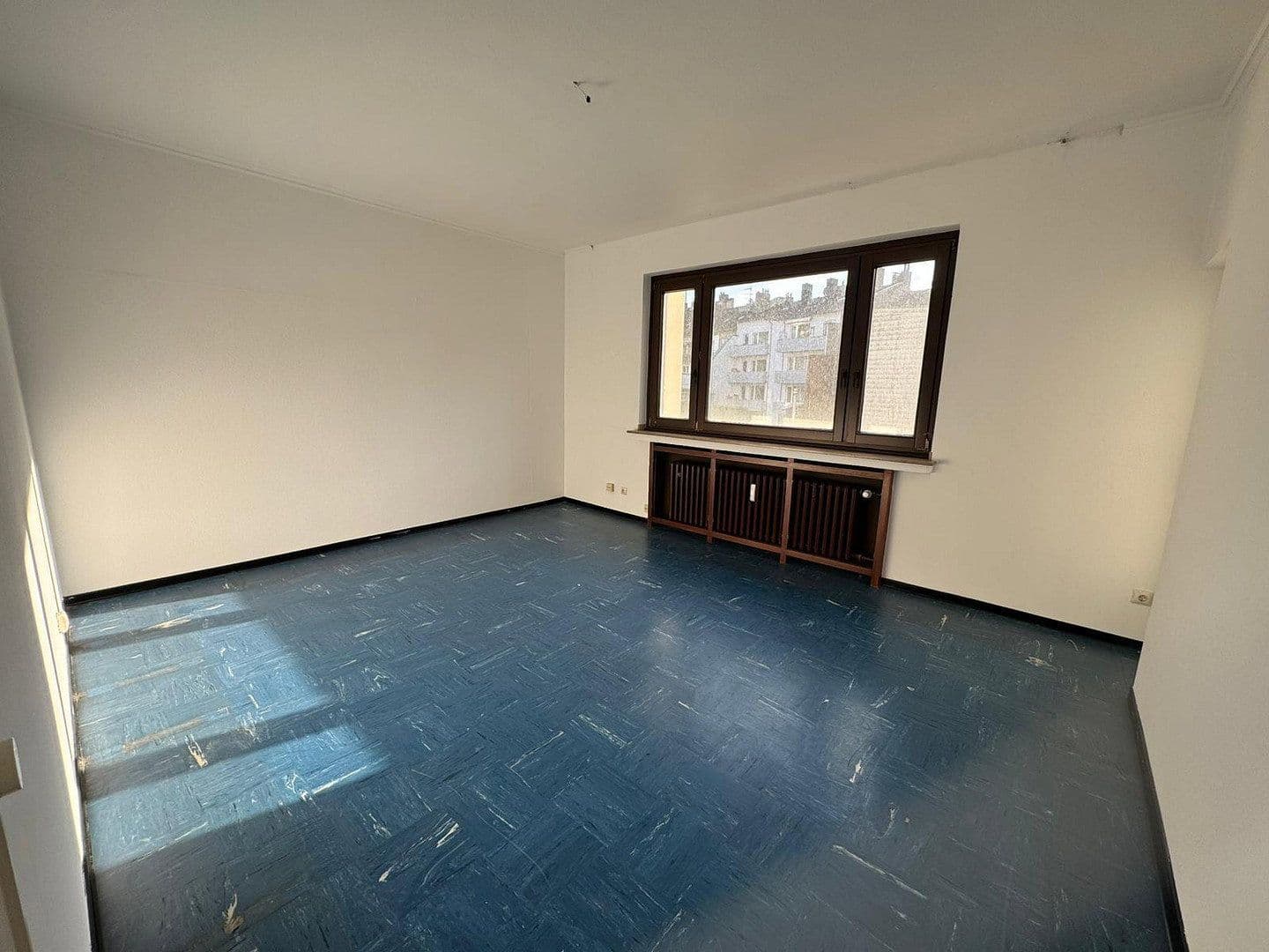 Prodej bytu 4+1 121 m², Eisenstraße 11, Düsseldorf, Severní Porýní-Vestfálsko Prodej bytu 4+1 121 m², Eisenstraße 11, Düsseldorf, Severní Porýní-Vestfálsko