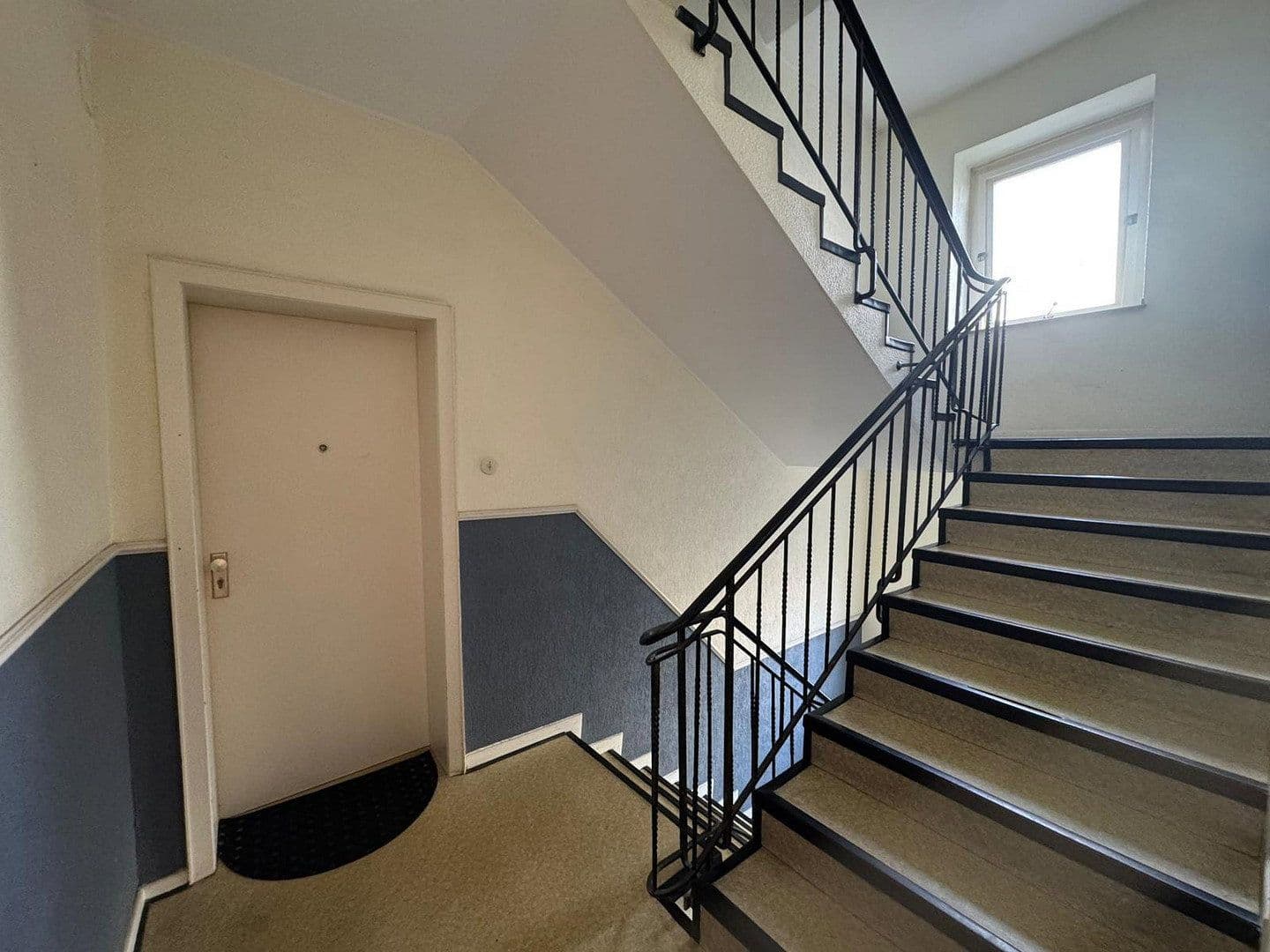 Prodej bytu 4+1 121 m², Eisenstraße 11, Düsseldorf, Severní Porýní-Vestfálsko Prodej bytu 4+1 121 m², Eisenstraße 11, Düsseldorf, Severní Porýní-Vestfálsko