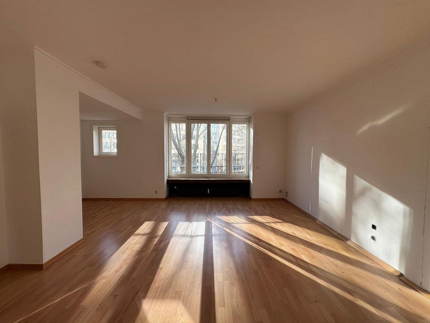 Prodej bytu 4+1 121 m², Eisenstraße 11, Düsseldorf, Severní Porýní-Vestfálsko Prodej bytu 4+1 121 m², Eisenstraße 11, Düsseldorf, Severní Porýní-Vestfálsko