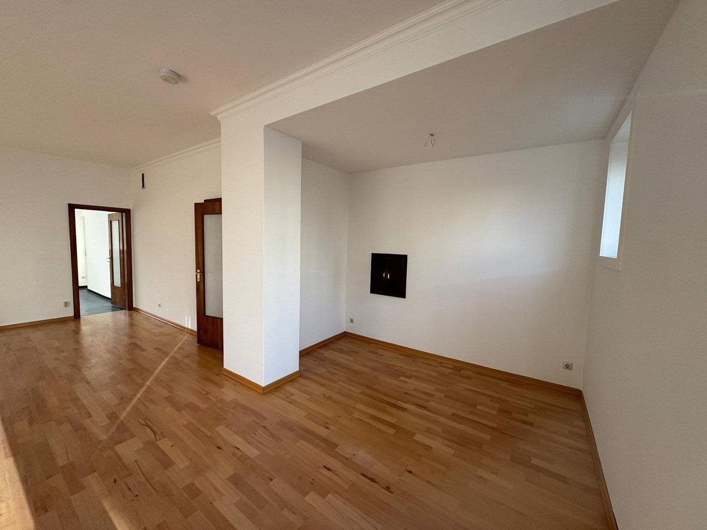 Prodej bytu 4+1 121 m², Eisenstraße 11, Düsseldorf, Severní Porýní-Vestfálsko Prodej bytu 4+1 121 m², Eisenstraße 11, Düsseldorf, Severní Porýní-Vestfálsko