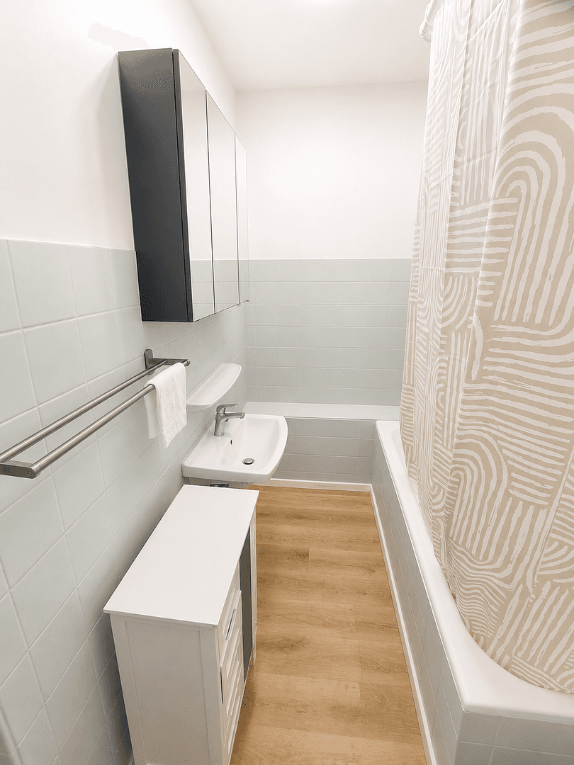 Pronájem bytu 20 m², Düsseldorf, Severní Porýní-Vestfálsko Pronájem bytu 20 m², Düsseldorf, Severní Porýní-Vestfálsko