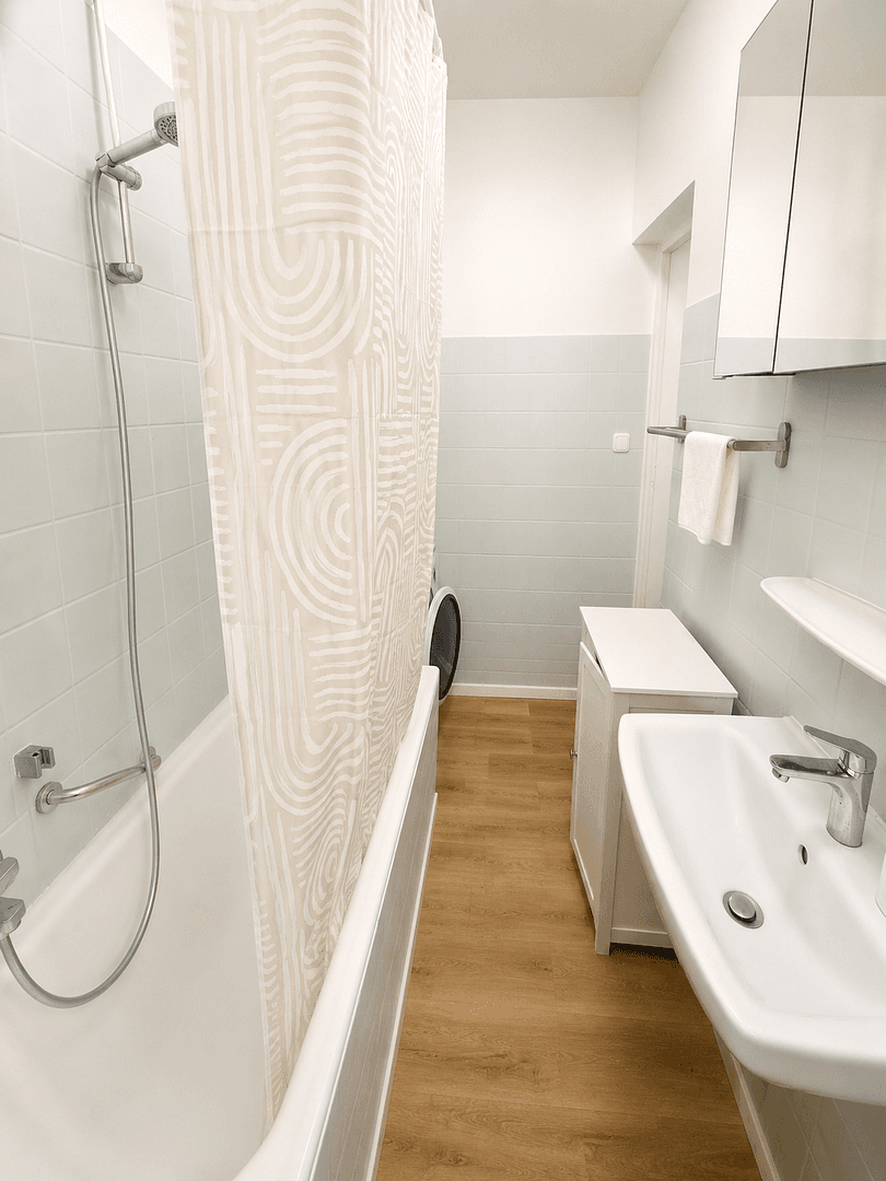 Pronájem bytu 20 m², Düsseldorf, Severní Porýní-Vestfálsko Pronájem bytu 20 m², Düsseldorf, Severní Porýní-Vestfálsko