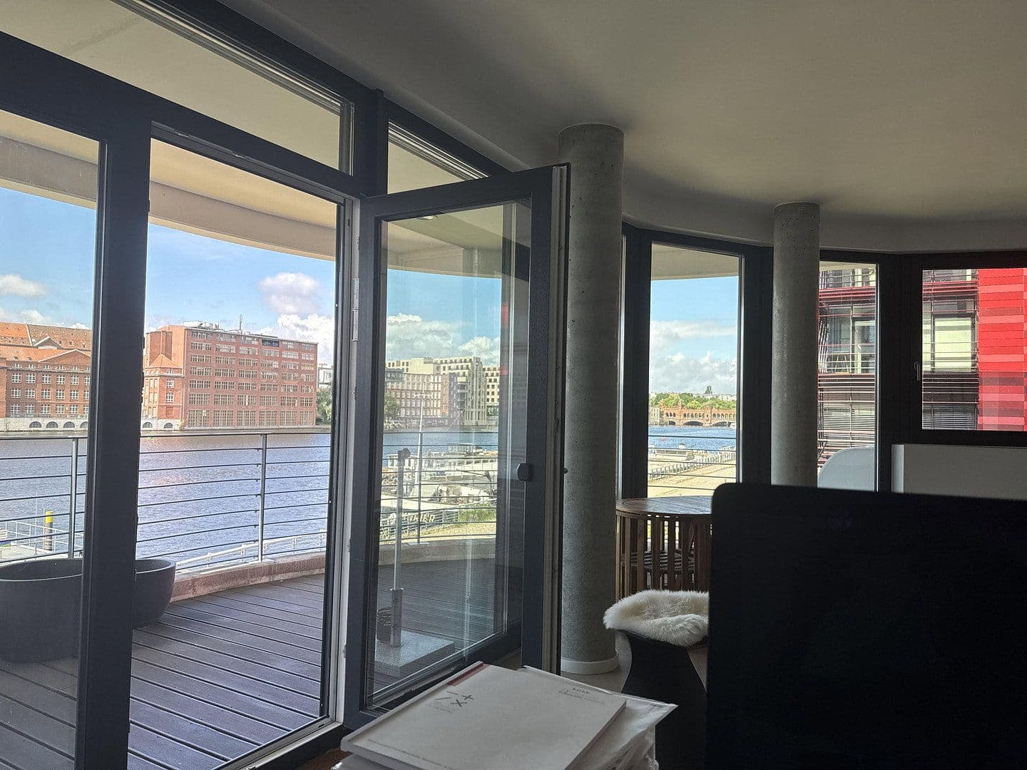 Prodej bytu 4+1 205 m², Stralauer Allee 5, Berlin, Berlín Prodej bytu 4+1 205 m², Stralauer Allee 5, Berlin, Berlín