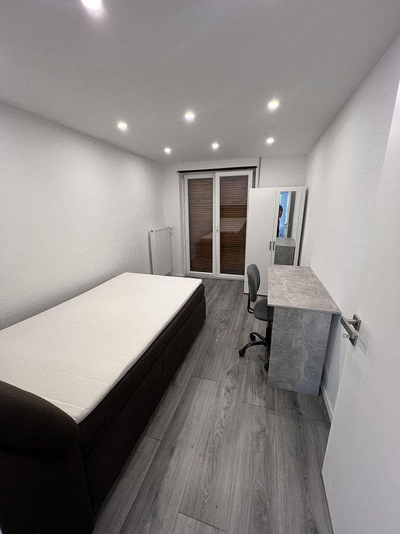 Pronájem bytu 4+1 85 m², B2, 11, Mannheim, Bádensko-Württembersko Pronájem bytu 4+1 85 m², B2, 11, Mannheim, Bádensko-Württembersko