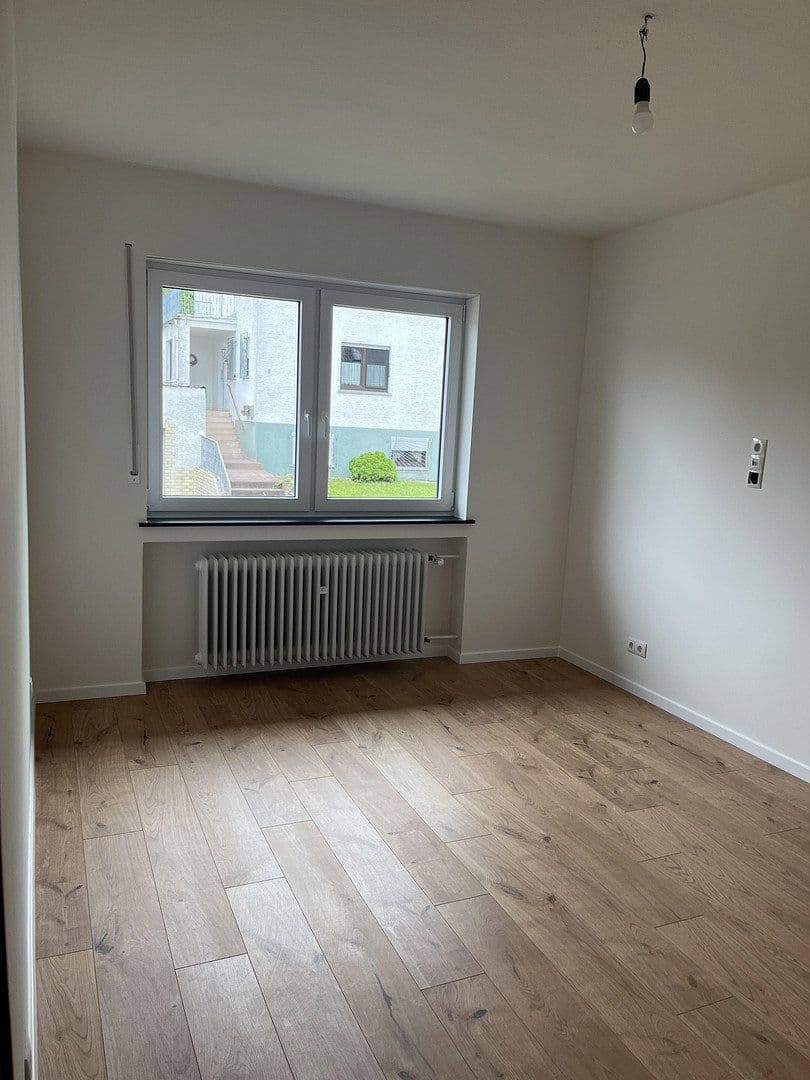 Pronájem bytu 4+kk 119 m², Moselstraße 9, Nentershausen, Porýní-Falc Pronájem bytu 4+kk 119 m², Moselstraße 9, Nentershausen, Porýní-Falc
