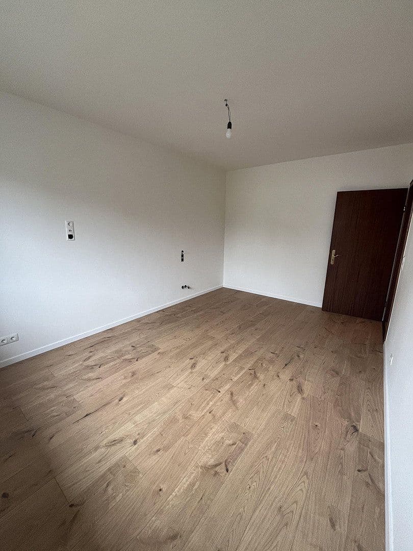 Pronájem bytu 4+kk 119 m², Moselstraße 9, Nentershausen, Porýní-Falc Pronájem bytu 4+kk 119 m², Moselstraße 9, Nentershausen, Porýní-Falc