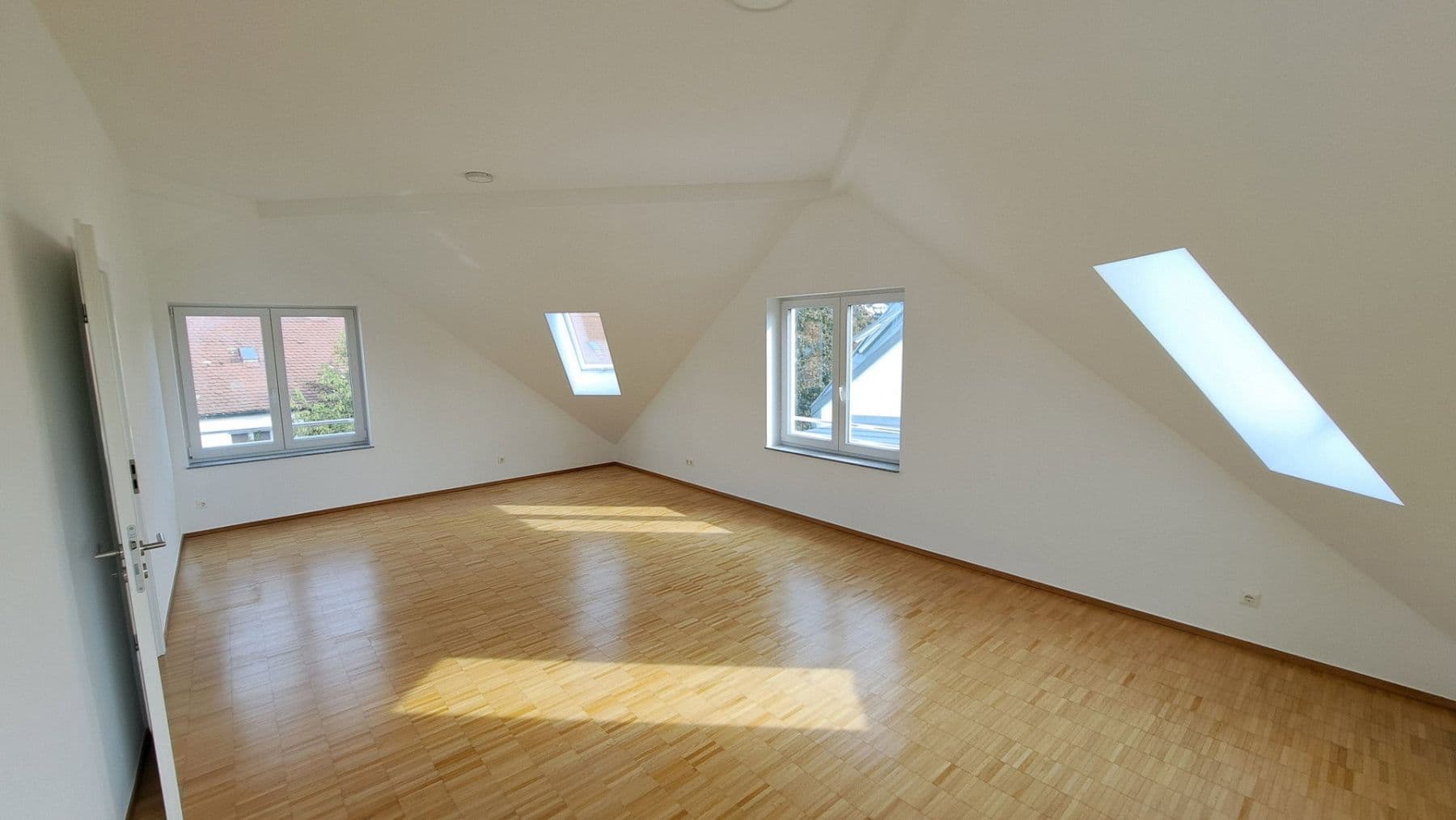 Pronájem domu 206 m², pozemek 265 m², Am Dreispitz 30, Aschaffenburg, Bavorsko Pronájem domu 206 m², pozemek 265 m², Am Dreispitz 30, Aschaffenburg, Bavorsko