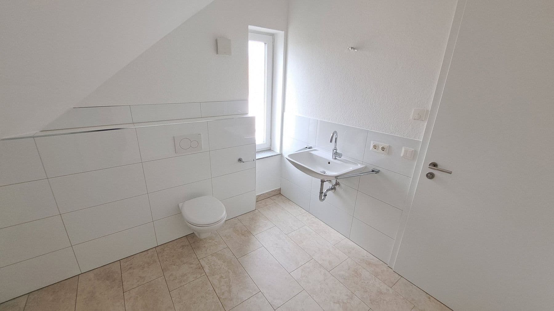 Pronájem domu 206 m², pozemek 265 m², Am Dreispitz 30, Aschaffenburg, Bavorsko Pronájem domu 206 m², pozemek 265 m², Am Dreispitz 30, Aschaffenburg, Bavorsko