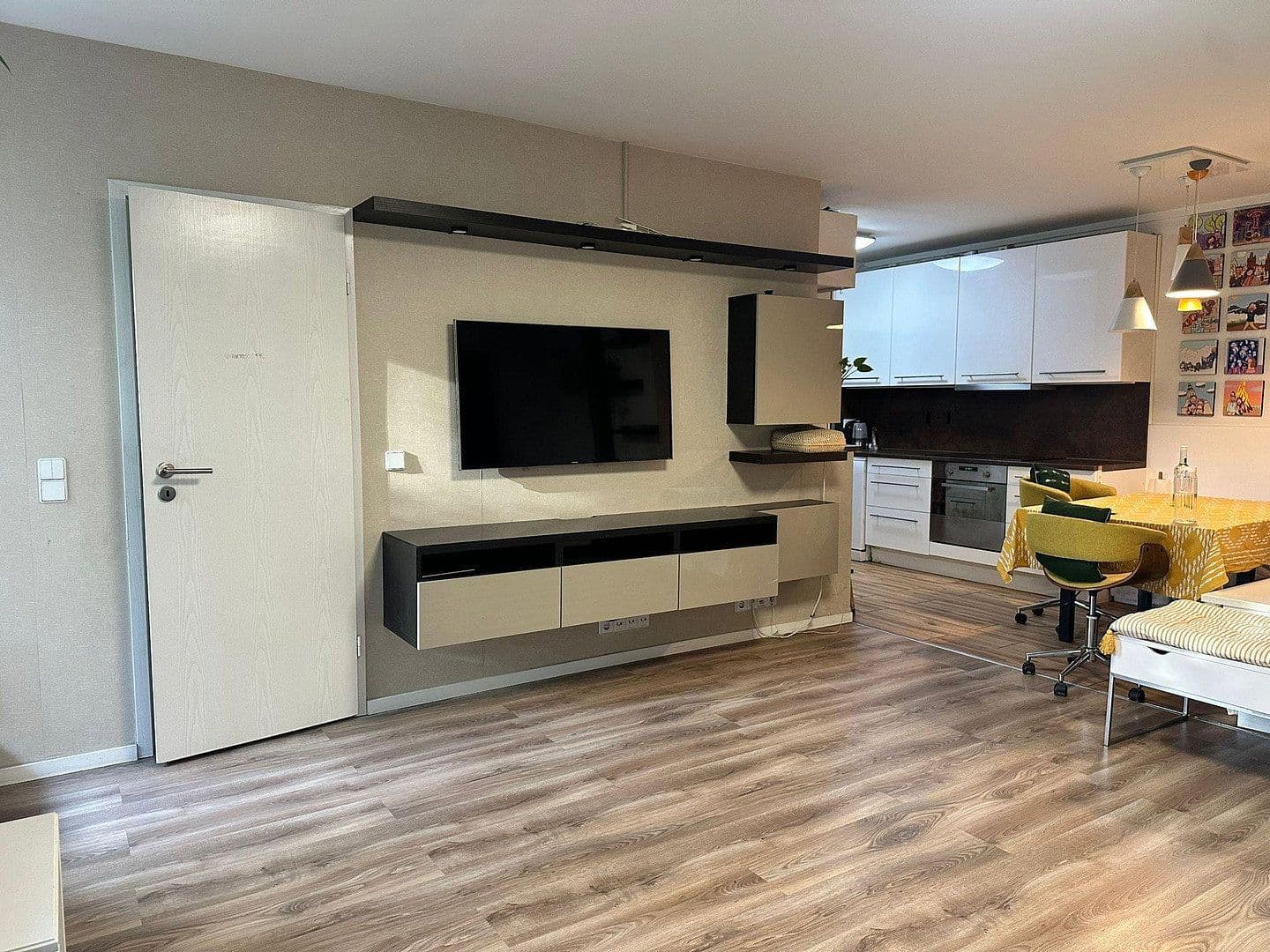 Pronájem bytu 3+1 75 m², Berlin, Berlín Pronájem bytu 3+1 75 m², Berlin, Berlín